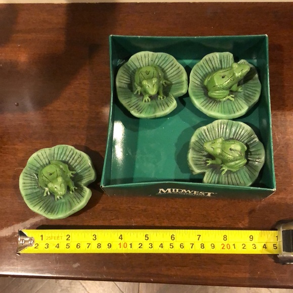 Adorable floating candles frogs on lily pad set of 4 - Picture 4 of 4